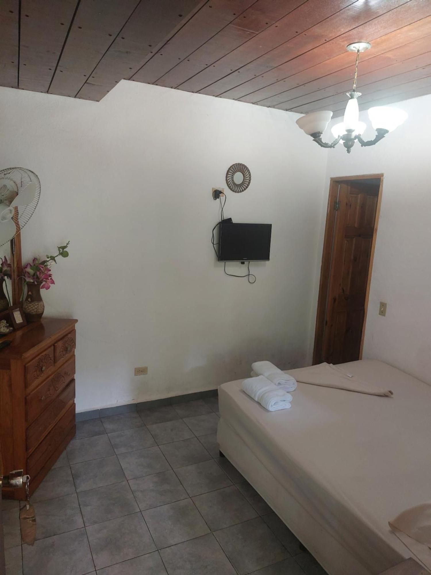 Hostel Wunderbar Puerto Lindo Room photo